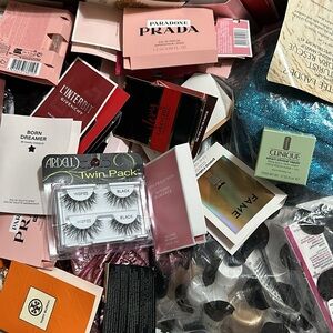 Sample scoop lot (1 medium scoop)